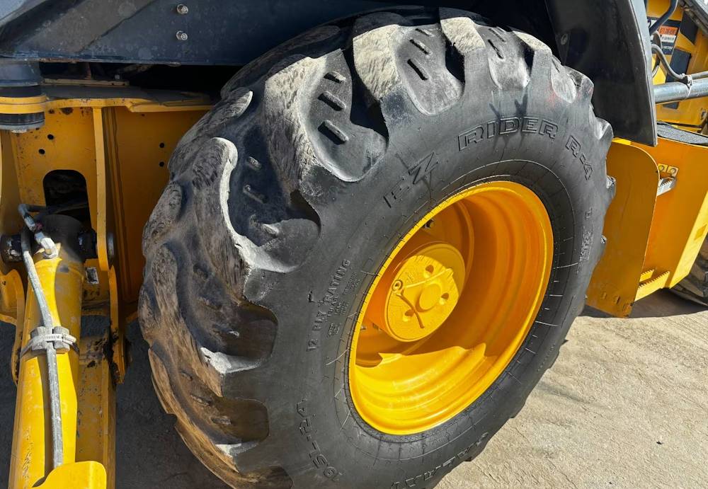 
								2019 John Deere 310EL 4WD full									