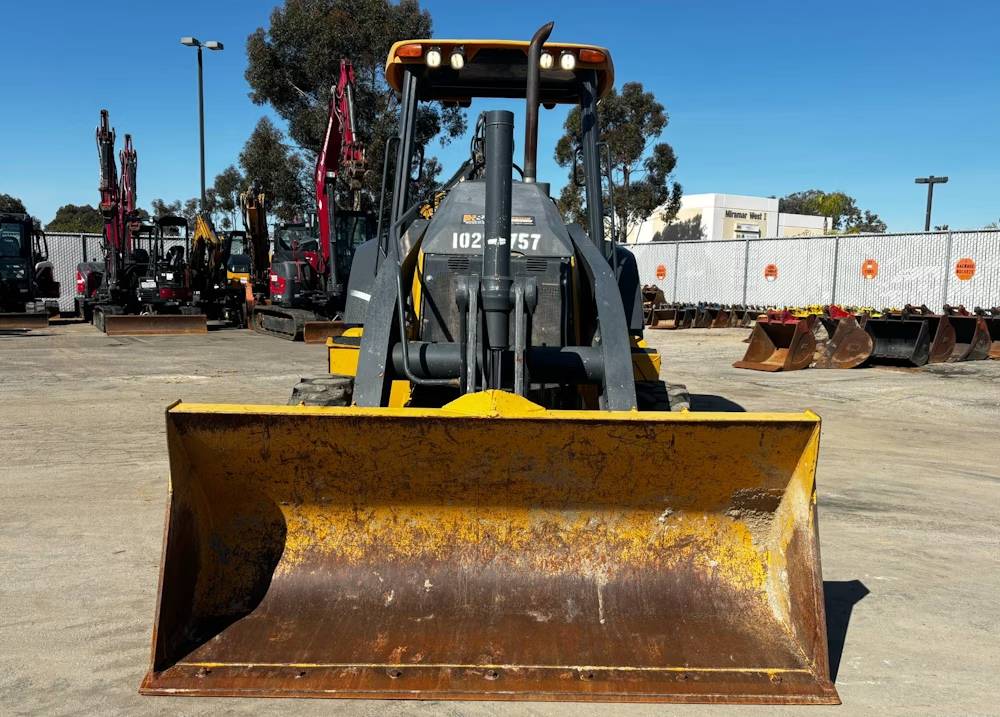 
								2019 John Deere 310EL 4WD full									