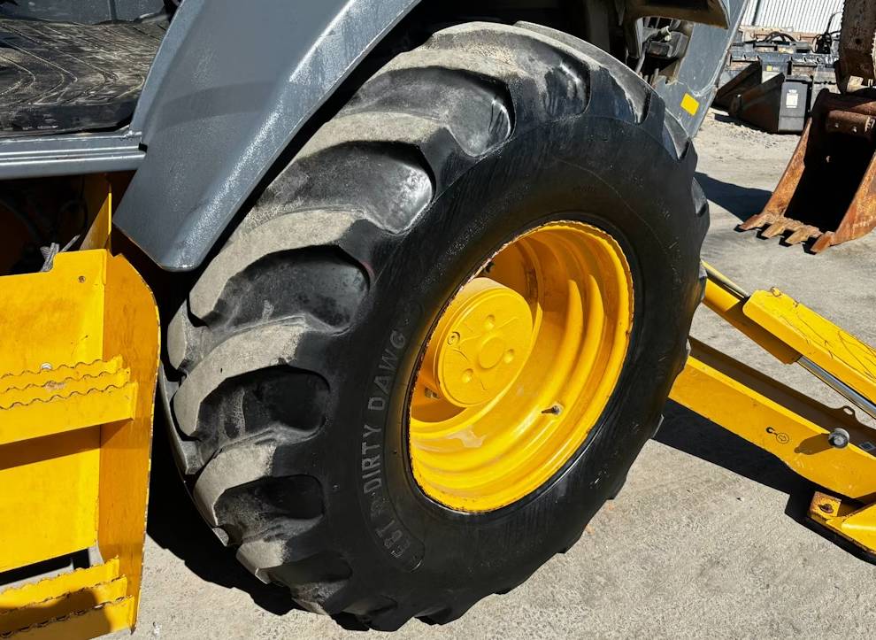 
								2019 John Deere 310EL 4WD full									
