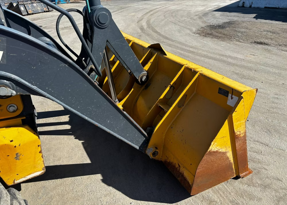 
								2019 John Deere 310EL 4WD full									