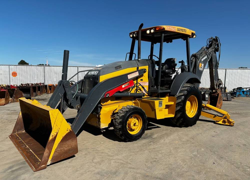 
								2019 John Deere 310EL 4WD full									