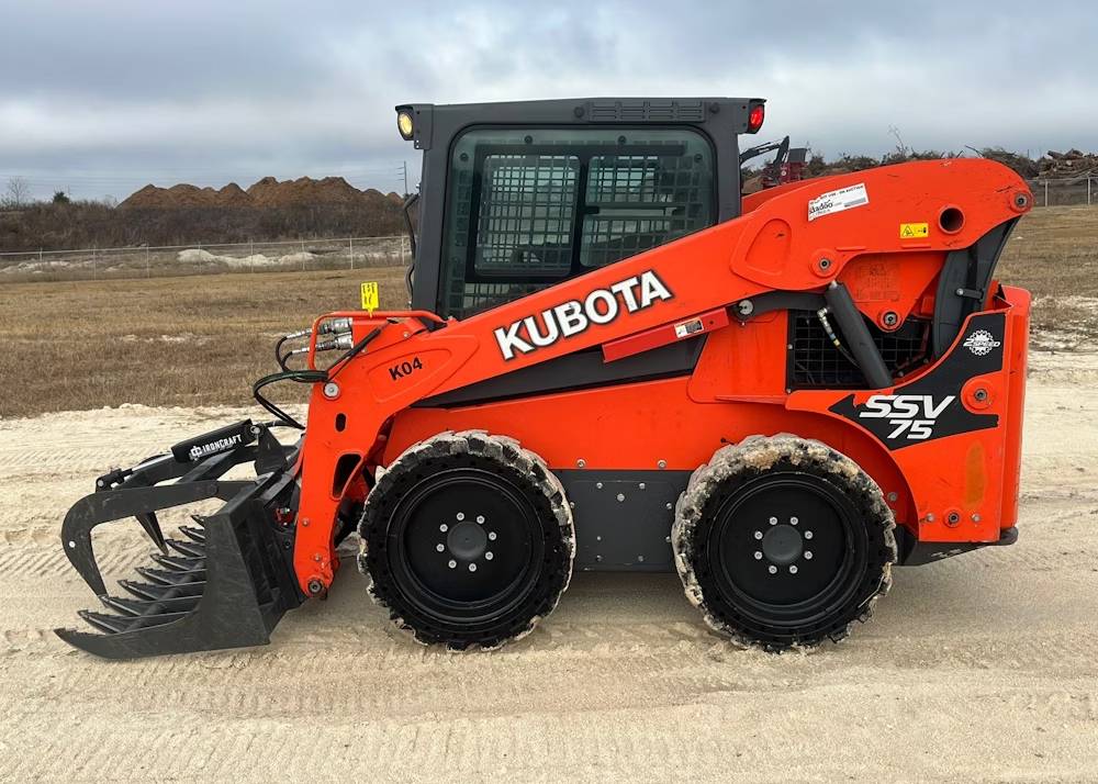 
								2023 Kubota SSV75 full									