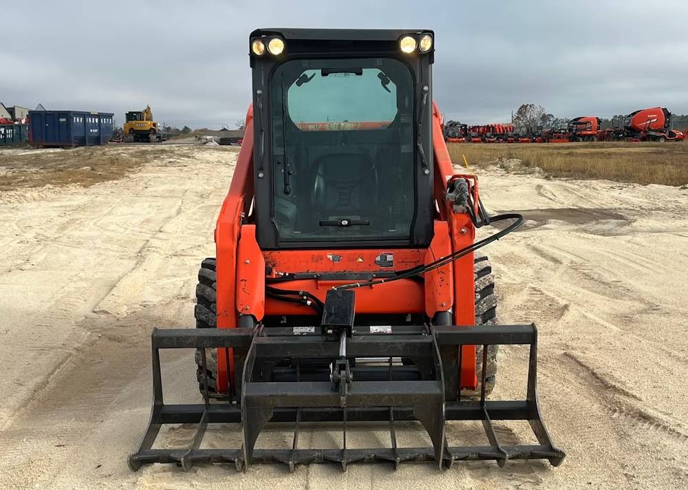
								2023 Kubota SSV75 full									