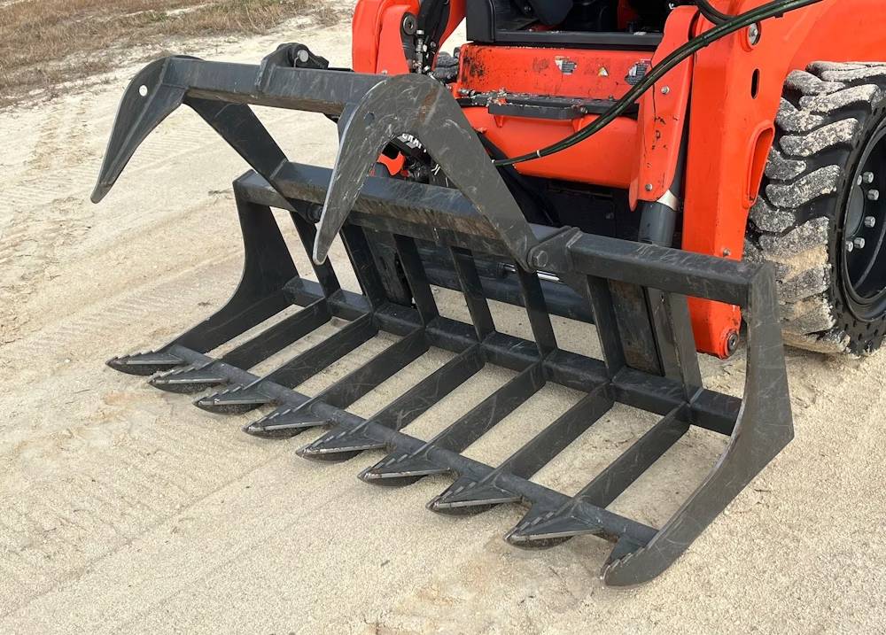 
								2023 Kubota SSV75 full									