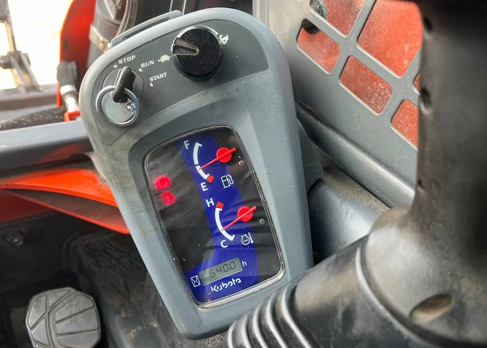 
								2023 Kubota SSV75 full									