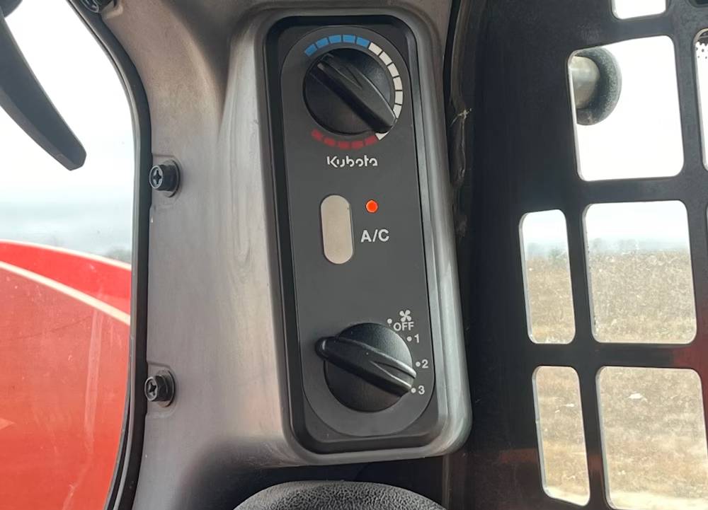 
								2023 Kubota SSV75 full									