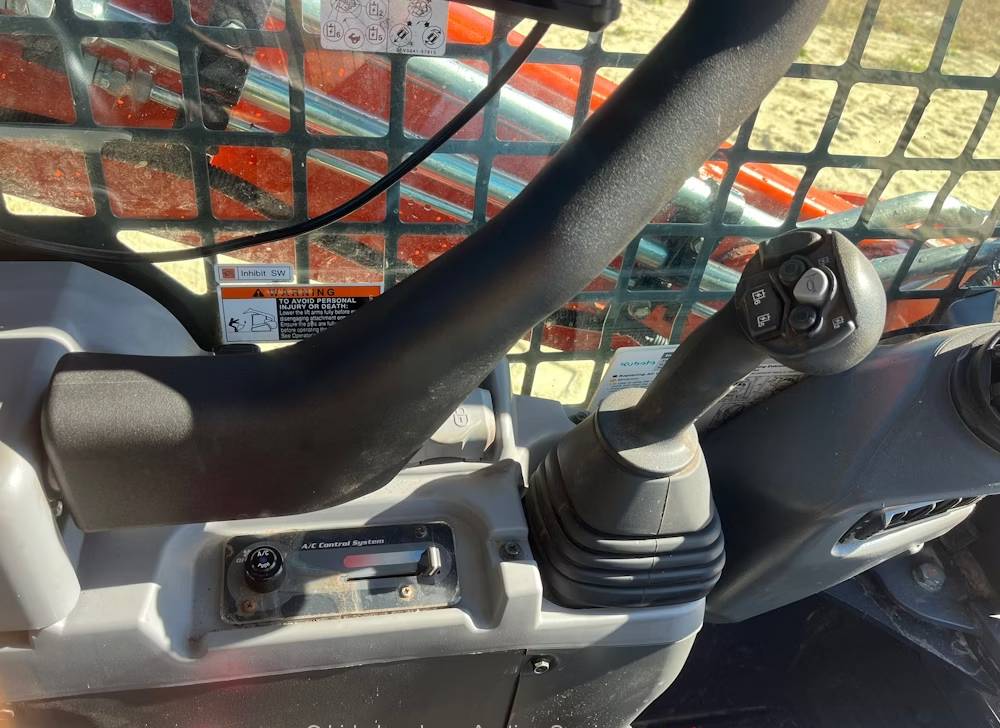 
								2024 Kubota SVL65-2 full									