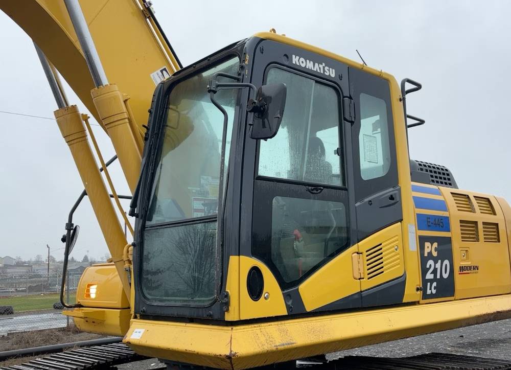 
								2016 Komatsu PC210LC-10 Hydraulic Excavator Trackhoe Cab Thumb Bucket full									