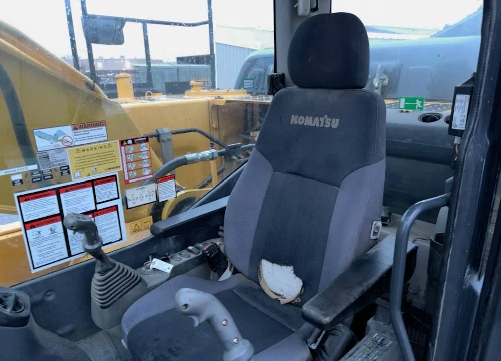 
								2016 Komatsu PC210LC-10 Hydraulic Excavator Trackhoe Cab Thumb Bucket full									