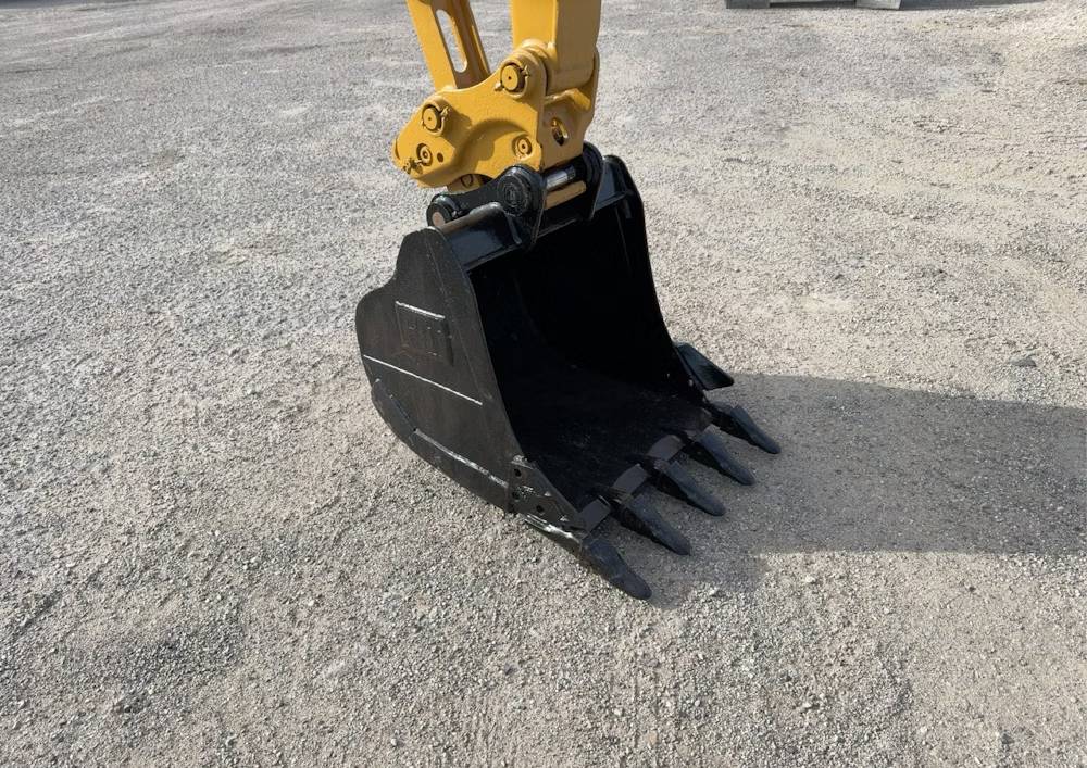 
								2017 Caterpillar 305.5E2 Mini Excavator Crawler Trackhoe Dozer Cab AC full									