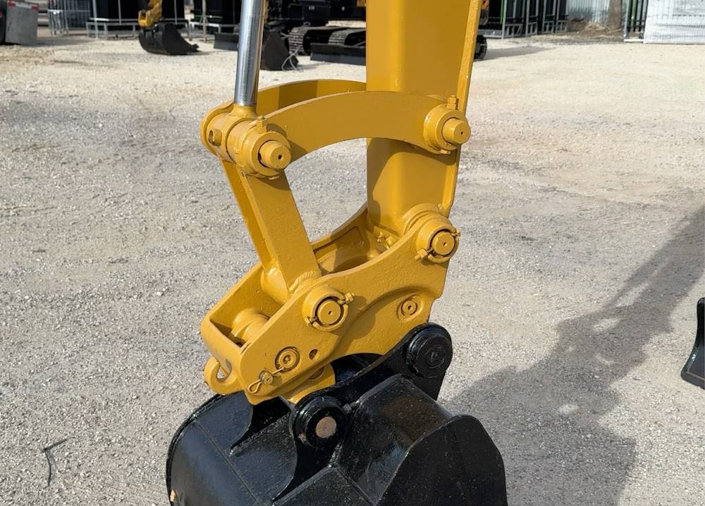 
								2017 Caterpillar 305.5E2 Mini Excavator Crawler Trackhoe Dozer Cab AC full									