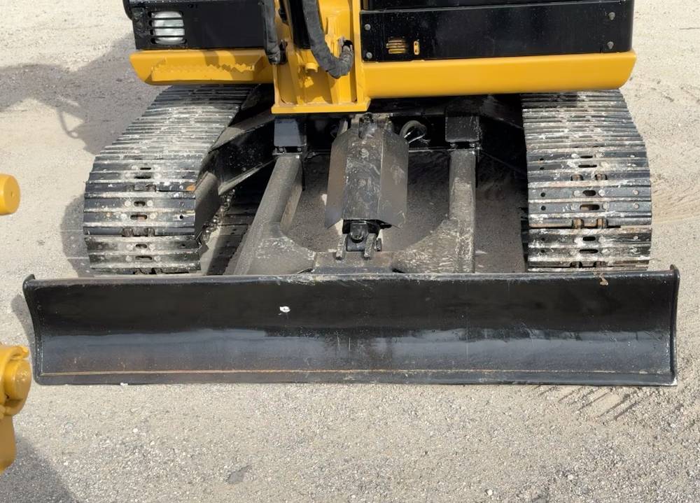 
								2017 Caterpillar 305.5E2 Mini Excavator Crawler Trackhoe Dozer Cab AC full									
