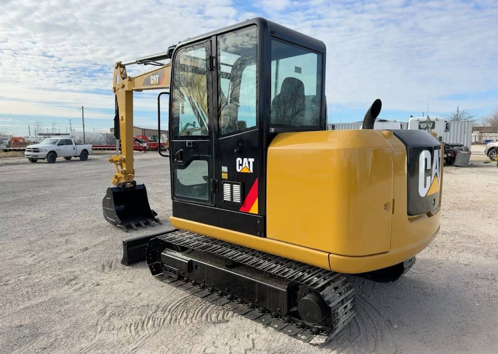 
								2017 Caterpillar 305.5E2 Mini Excavator Crawler Trackhoe Dozer Cab AC full									