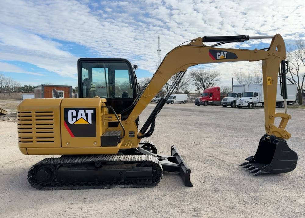 
								2017 Caterpillar 305.5E2 Mini Excavator Crawler Trackhoe Dozer Cab AC full									