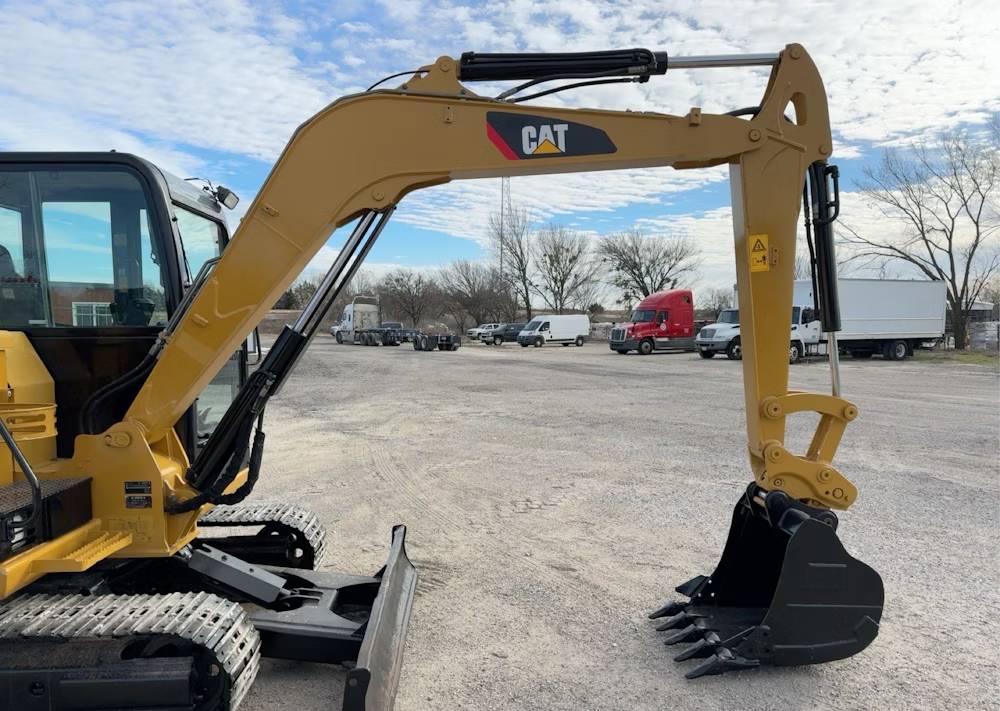 
								2017 Caterpillar 305.5E2 Mini Excavator Crawler Trackhoe Dozer Cab AC full									
