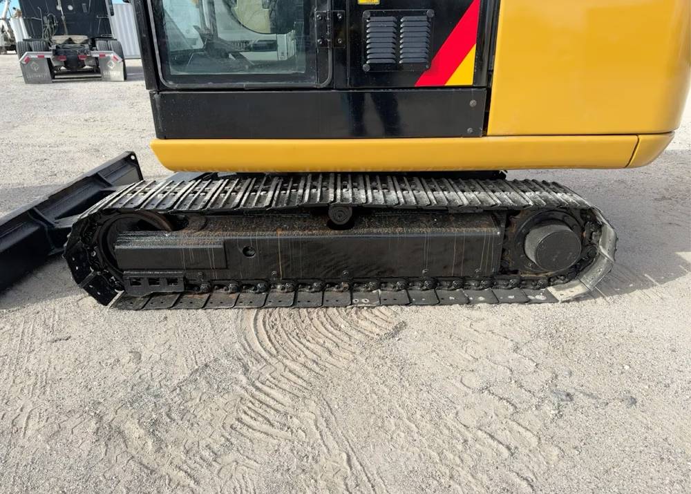 
								2017 Caterpillar 305.5E2 Mini Excavator Crawler Trackhoe Dozer Cab AC full									