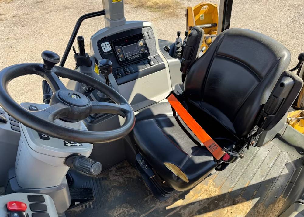 
								2021 Caterpillar 416F 4WD Backhoe Wheel Loader Tractor full									