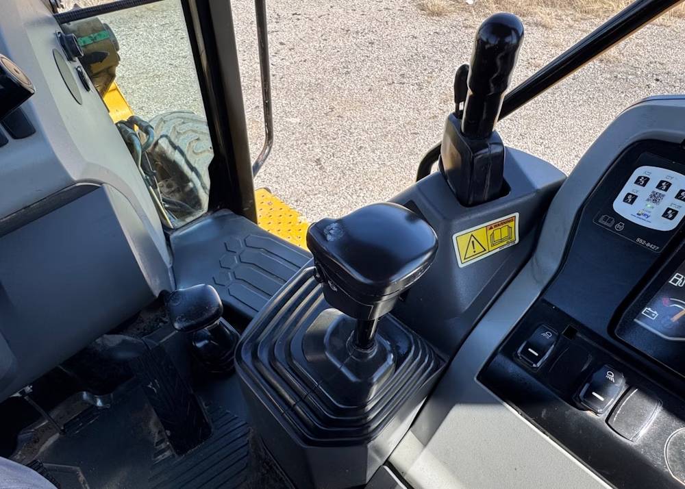 
								2021 Caterpillar 416F 4WD Backhoe Wheel Loader Tractor full									