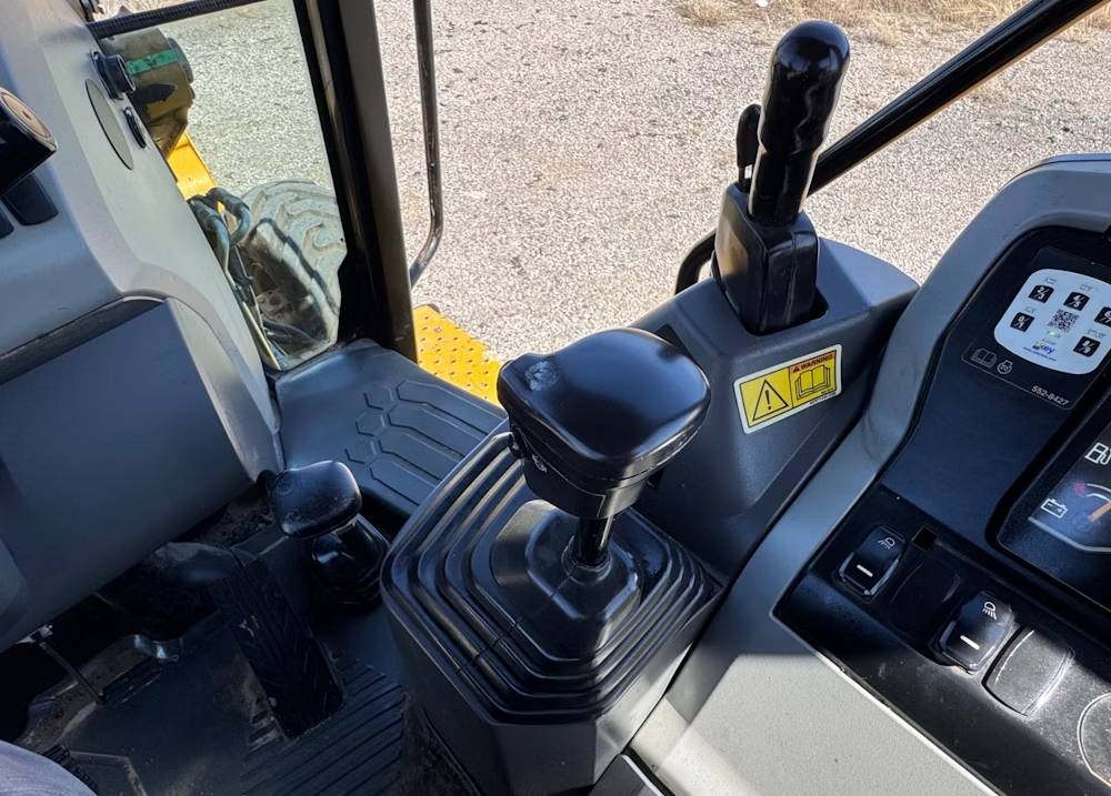 
								2021 Caterpillar 416F 4WD Backhoe Wheel Loader Tractor full									