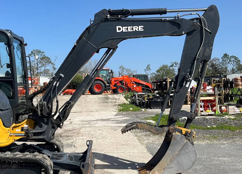 
								2023 John Deere 60G Excavator Backhoe Aux Hyd Thumb Bucket Cab Dozer full									