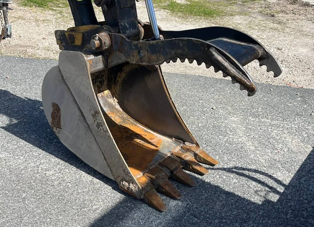 
								2023 John Deere 60G Excavator Backhoe Aux Hyd Thumb Bucket Cab Dozer full									