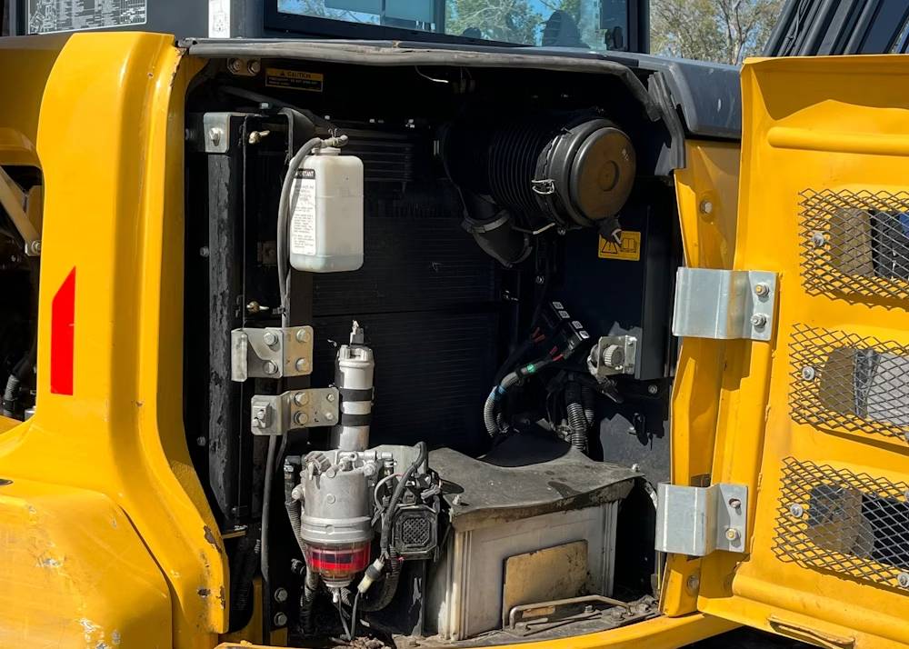 
								2023 John Deere 60G Excavator Backhoe Aux Hyd Thumb Bucket Cab Dozer full									