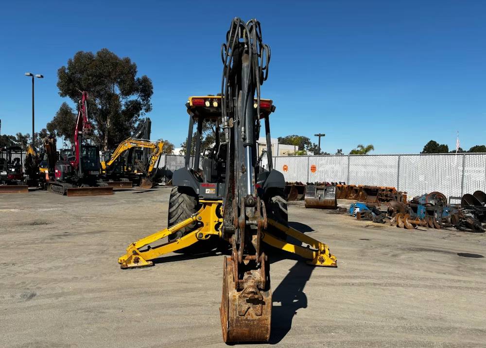 
								2019 John Deere 310EL 4WD full									