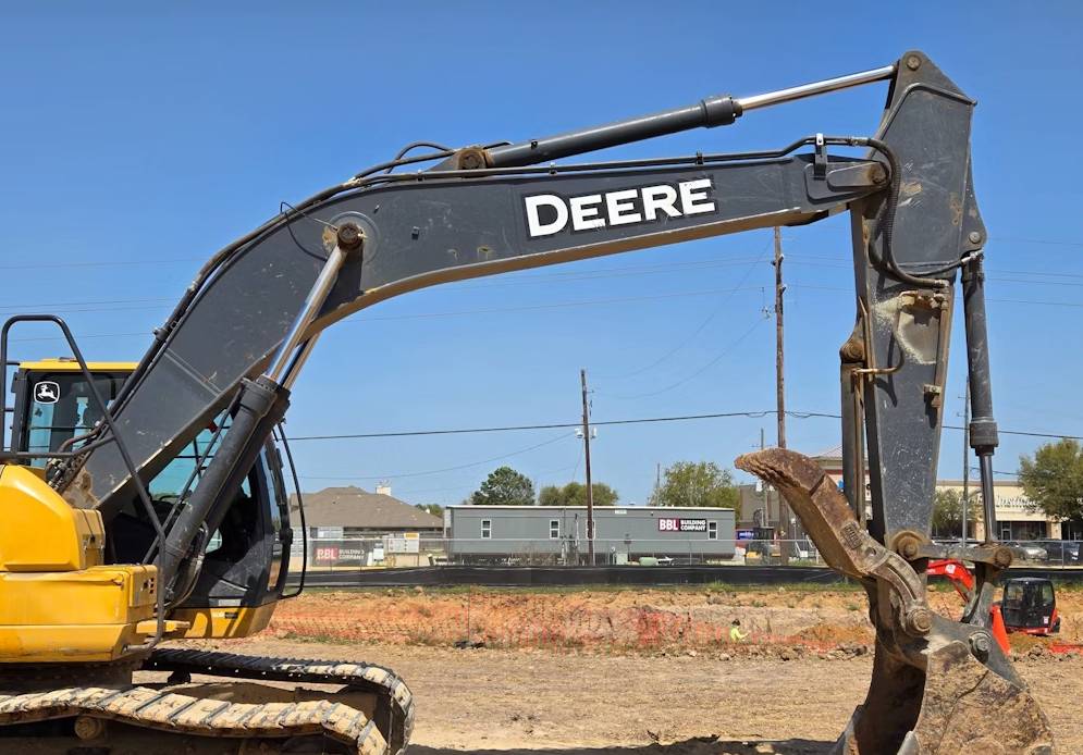 
								2019 John Deere 210G Excavator Trackhoe Backhoe Aux Hyd Thumb Bucket full									