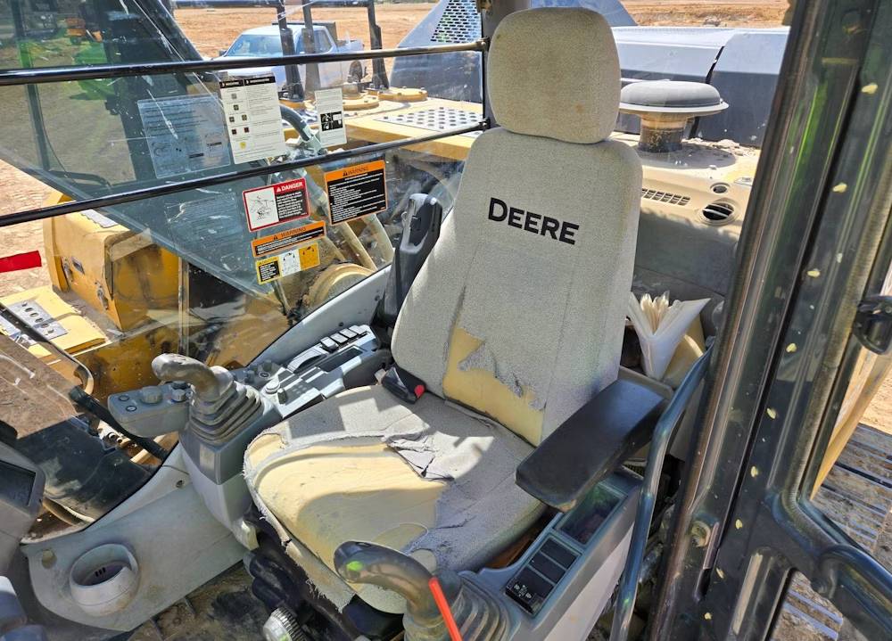 
								2019 John Deere 210G Excavator Trackhoe Backhoe Aux Hyd Thumb Bucket full									