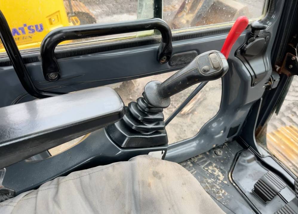 
								2014 Kobelco SK260LC-9 Excavator Trackhoe Thumb Aux Hyd QC Buckets AC full									