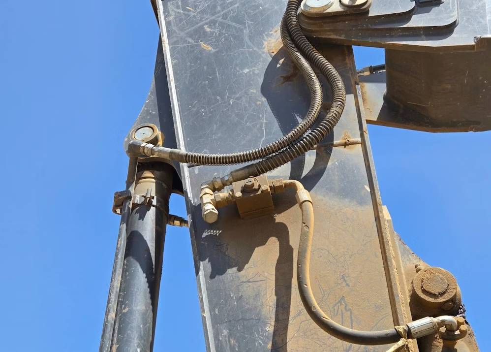 
								2019 John Deere 210G Excavator Trackhoe Backhoe Aux Hyd Thumb Bucket full									