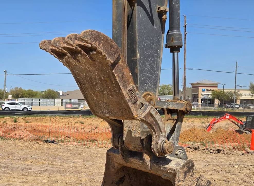 
								2019 John Deere 210G Excavator Trackhoe Backhoe Aux Hyd Thumb Bucket full									