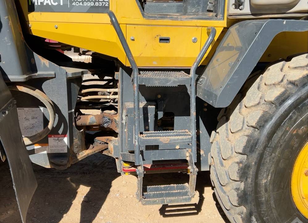 
								2020 Komatsu WA270-8 Articulating Wheel Loader Tractor A/C Bucket Forks full									