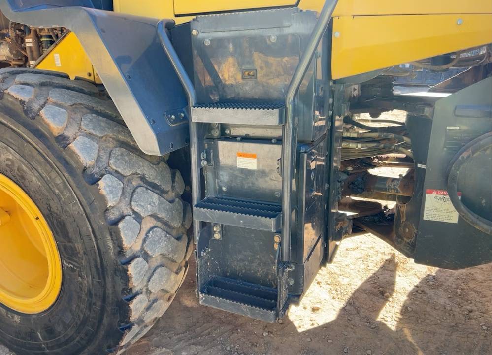 
								2020 Komatsu WA270-8 Articulating Wheel Loader Tractor A/C Bucket Forks full									