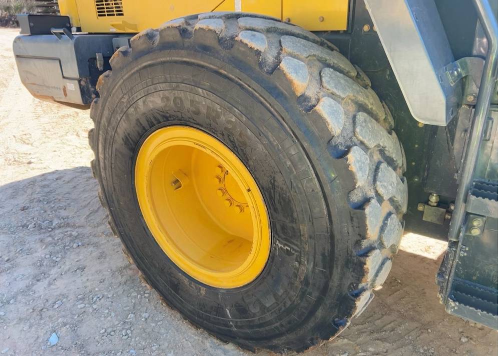 
								2020 Komatsu WA270-8 Articulating Wheel Loader Tractor A/C Bucket Forks full									