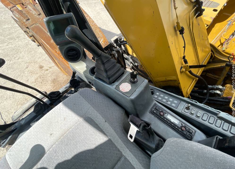 
								2017 Caterpillar 311FLRR Excavator Trackhoe Cab A/C Bucket Thumb CAT full									
