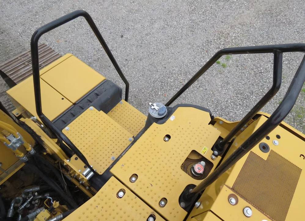
								2021 Caterpillar 320GC Excavator Trackhoe Cab AC Thumb Aux CAT Bucket full									