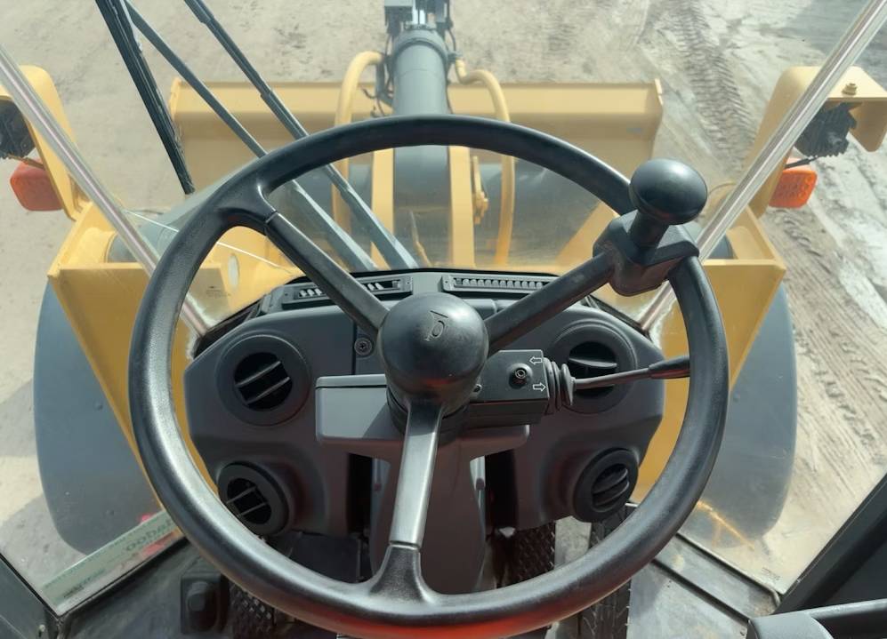 
								2018 John Deere 624K Series II Wheel Loader Tractor AC Cab Ride Control full									