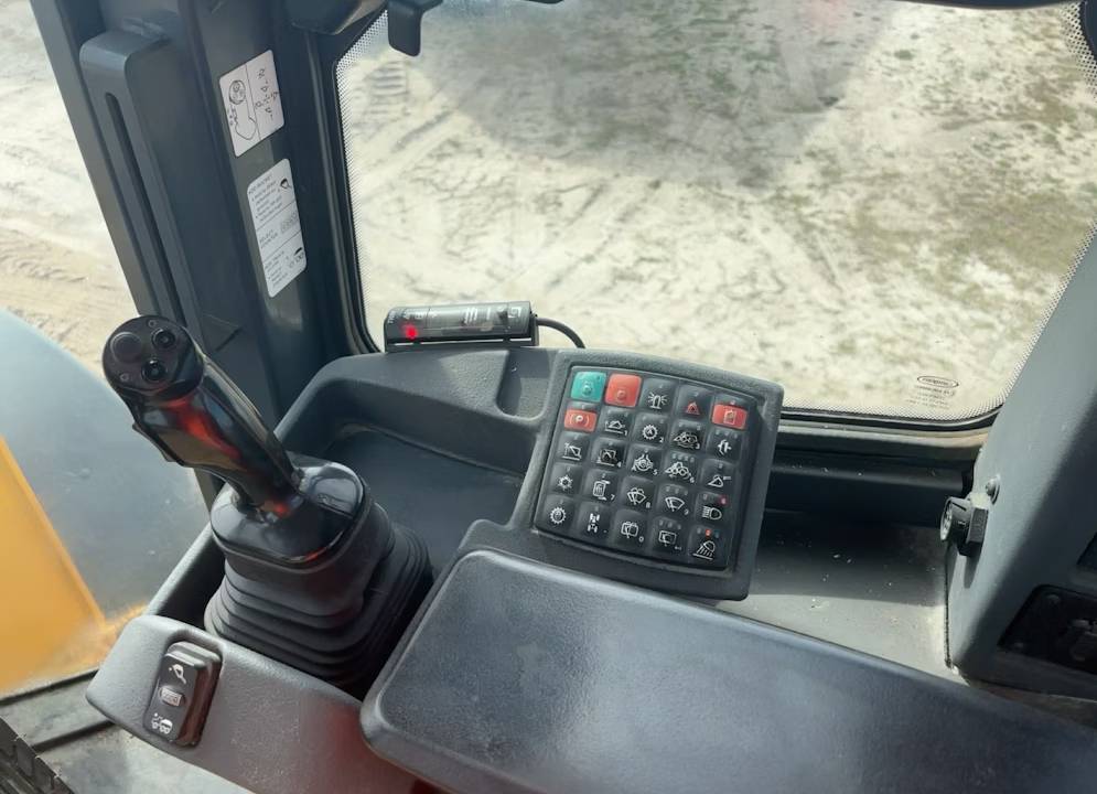
								2018 John Deere 624K Series II Wheel Loader Tractor AC Cab Ride Control full									