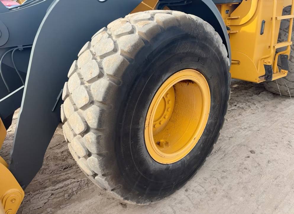 
								2018 John Deere 624K Series II Wheel Loader Tractor AC Cab Ride Control full									