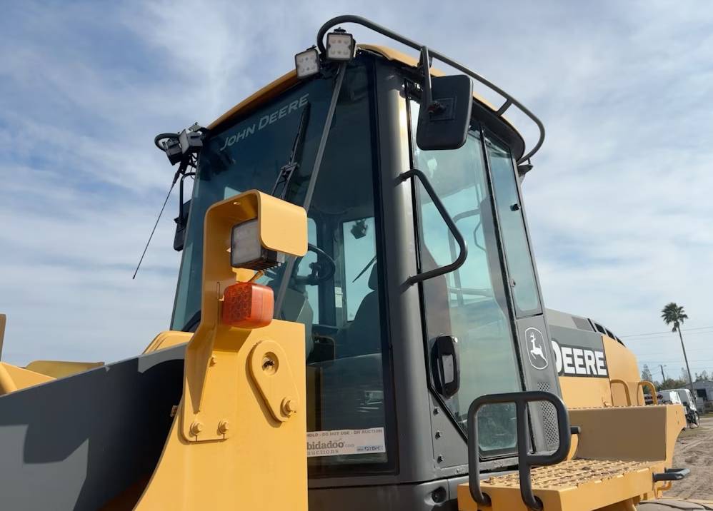 
								2018 John Deere 624K Series II Wheel Loader Tractor AC Cab Ride Control full									