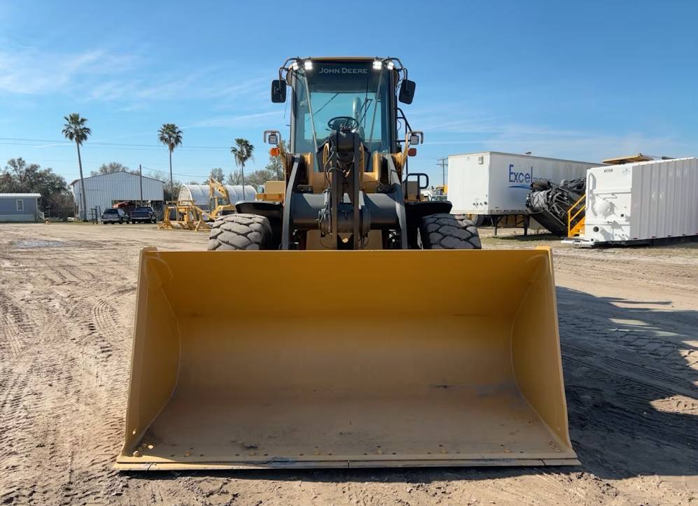 
								2018 John Deere 624K Series II Wheel Loader Tractor AC Cab Ride Control full									