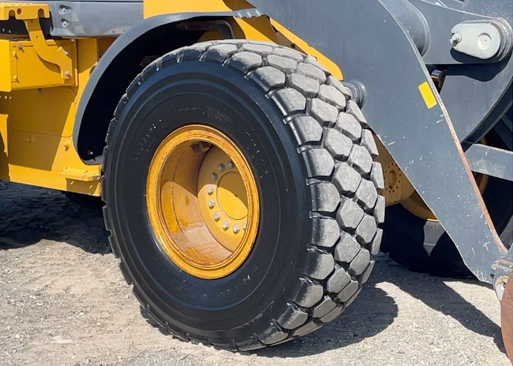 
								2015 John Deere 524K Articulated Wheel Loader full									