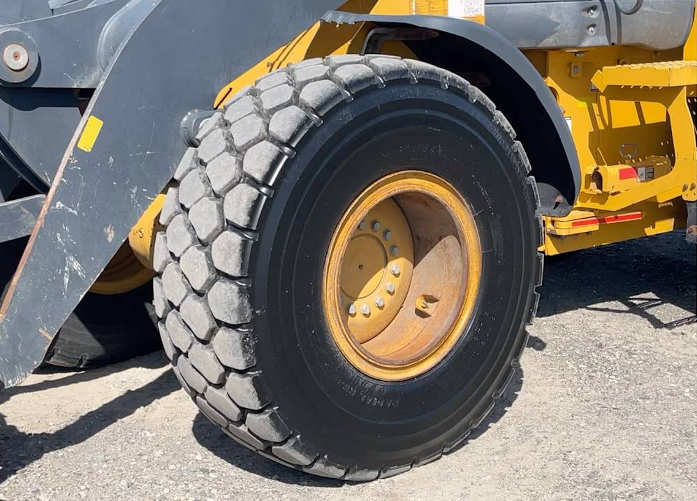 
								2015 John Deere 524K Articulated Wheel Loader full									