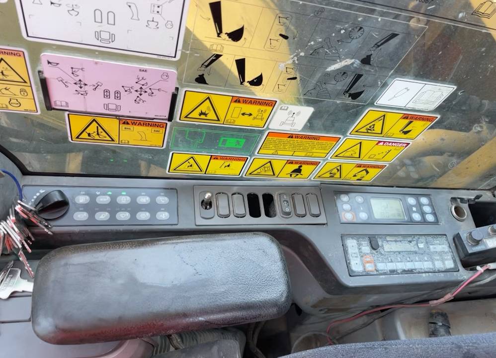 
								2014 Caterpillar 320ELRR Excavator Trackhoe Aux Hyd Thumb QC CAT Bucket full									