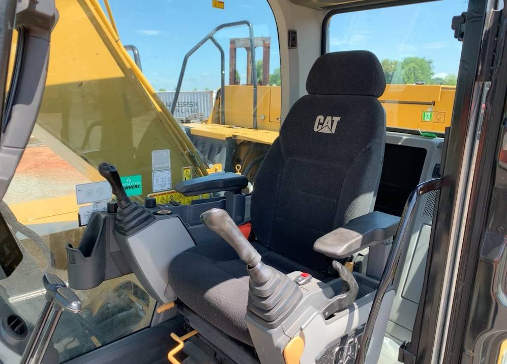 
								2021 Caterpillar 320GC Excavator Trackhoe Cab AC Thumb Aux CAT Bucket full									