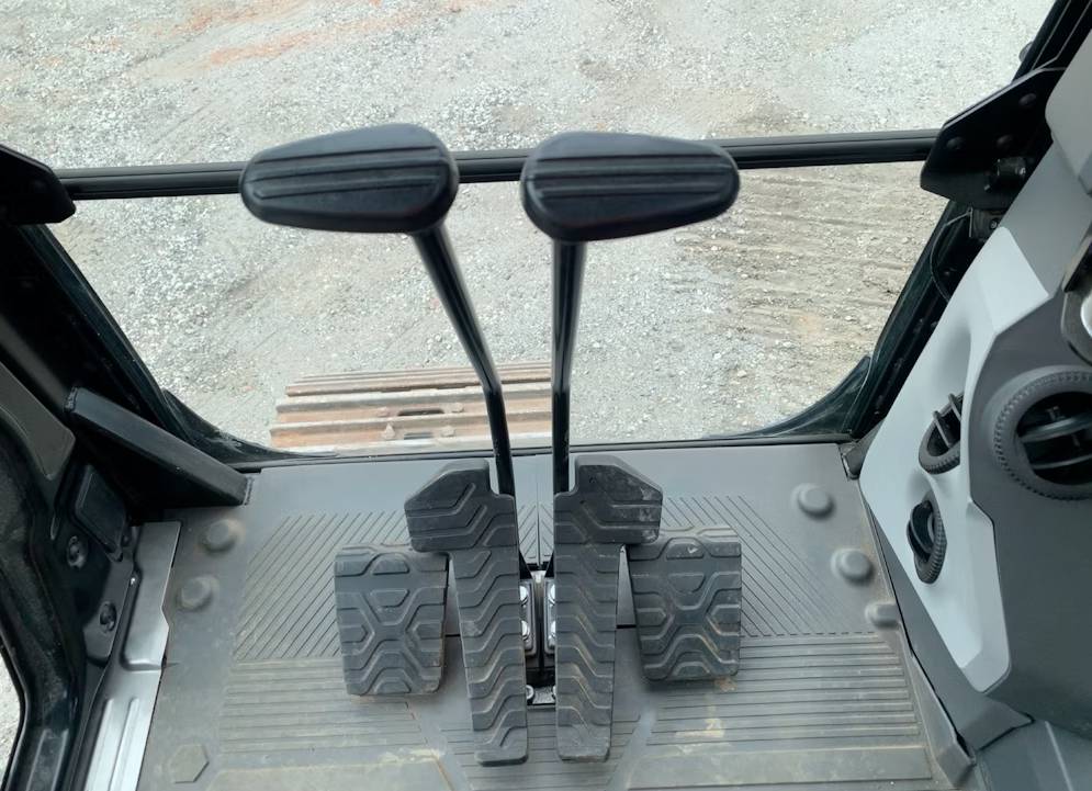 
								2023 Caterpillar 320GC Excavator Crawler Trackhoe A/C Aux Hyd Q/C full									