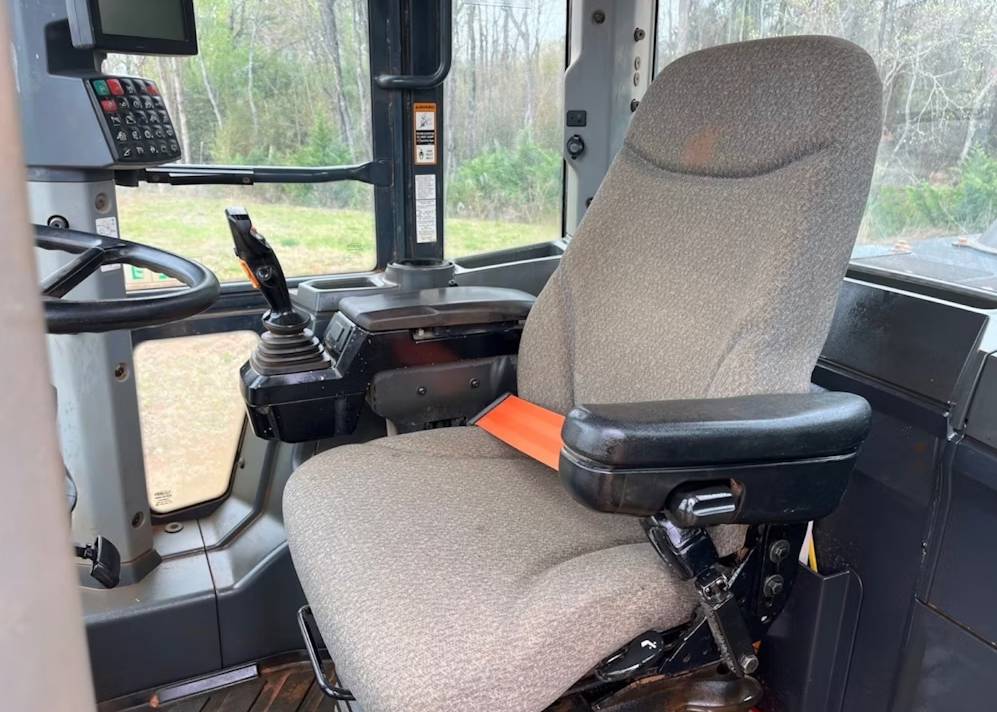 
								2019 John Deere 544L Articulating Wheel Loader Tractor Cab Forks full									