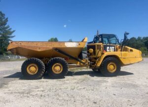 2017 Caterpillar 725C2 6X6 26.5 Ton Articulated Off Road Dump Truck ADT