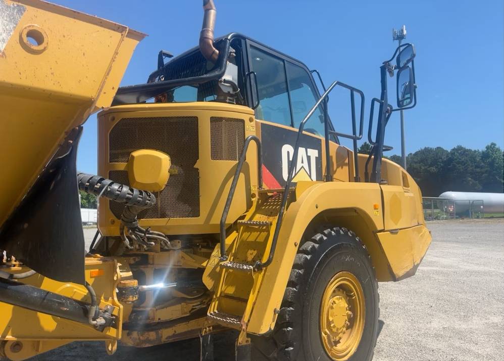 
								2017 Caterpillar 725C2 6X6 26.5 Ton Articulated Off Road Dump Truck ADT full									
